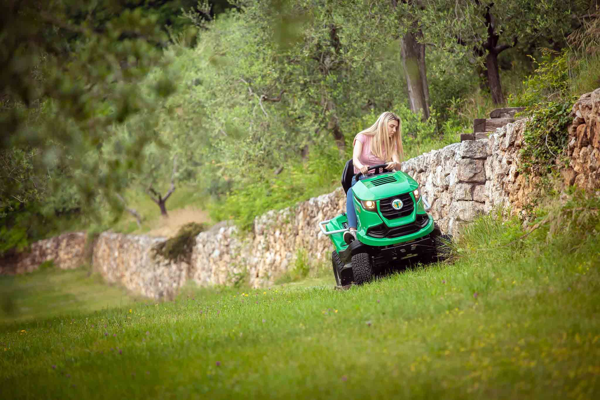 Trattorino Tagliaerba Billy Goat Outback BCT4322BCE – Motore Briggs & Stratton 22 HP, Piatto 110 cm - immagine 23