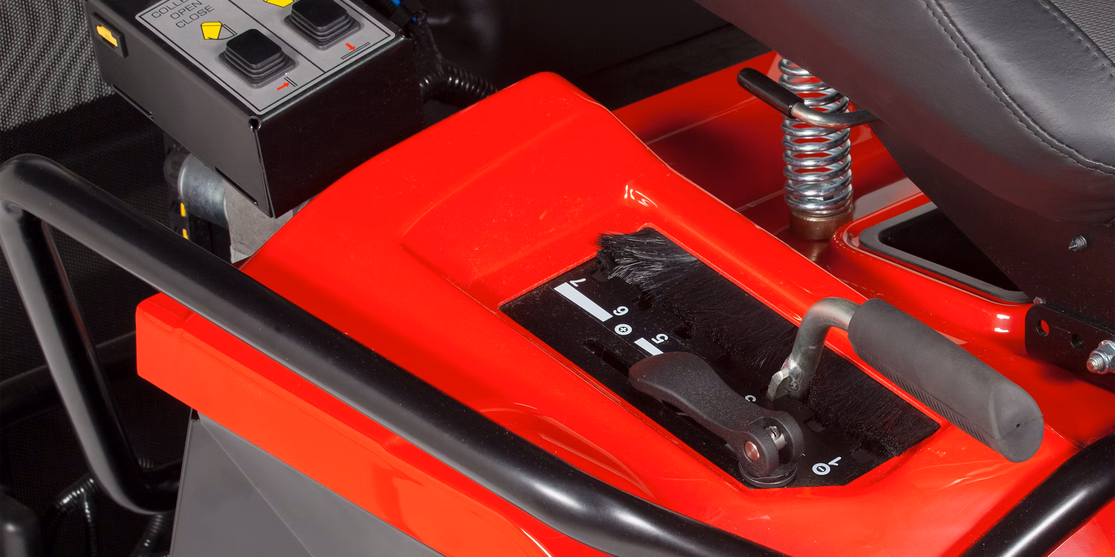 Trattorino Rasaerba Snapper RTX102XD – Raccolta con Scarico Alto, Motore Briggs & Stratton 8270 PXi V-Twin 4WD - immagine 5