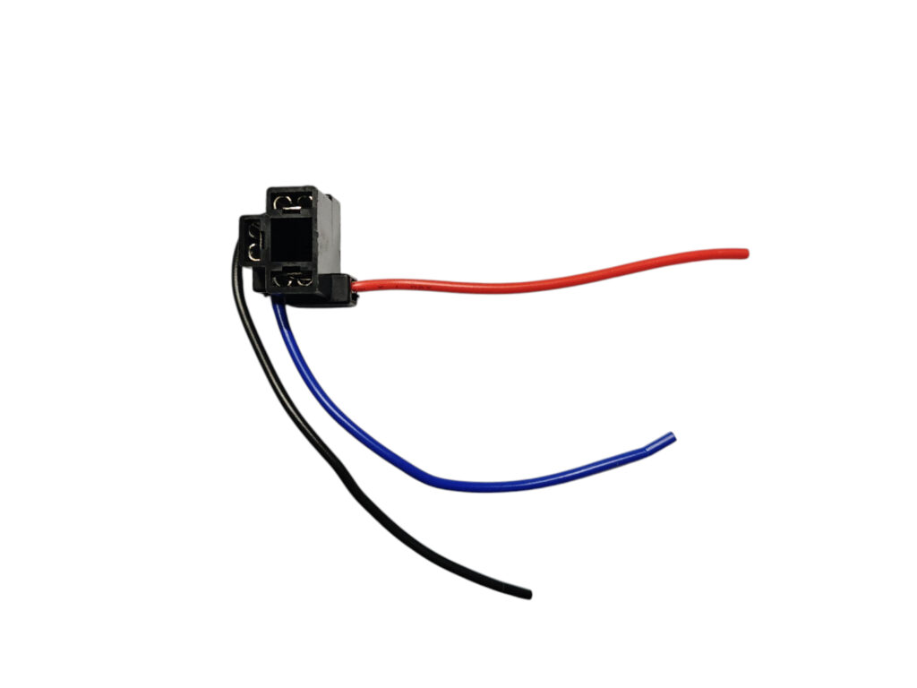 Connettore H4 femmina P43t con uscita cavi ad angolo – Cod. 40715