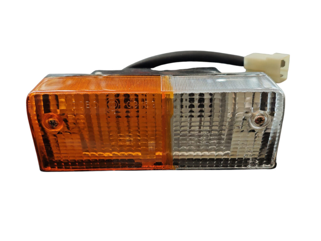 Cobo 03.159.000.01 – Luce direzione/posizione anteriore destra 12V alogena (connettore Deutsch)